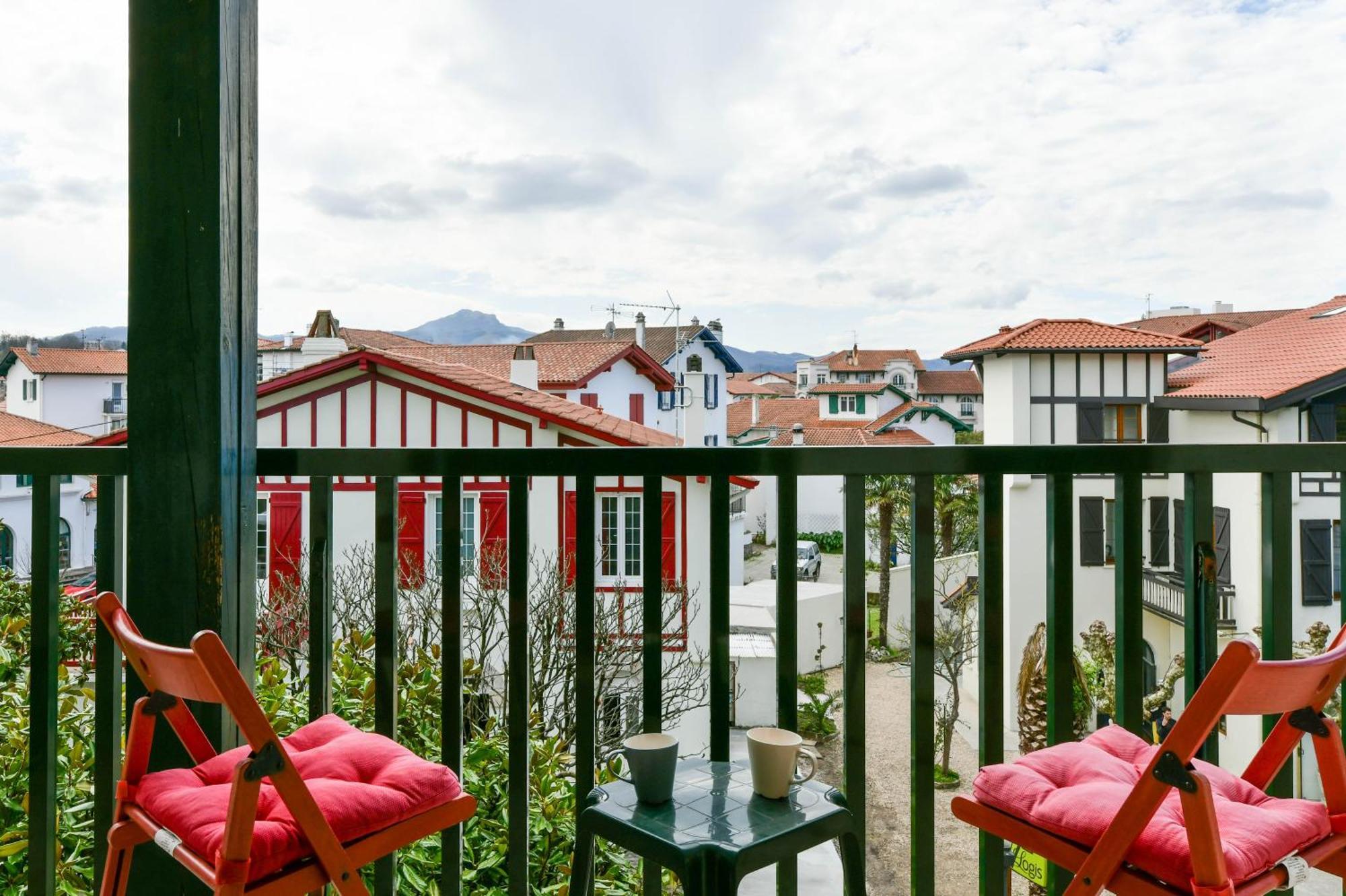 Logis Hotel & Restaurant Bergeret Sport Hendaye Exterior photo
